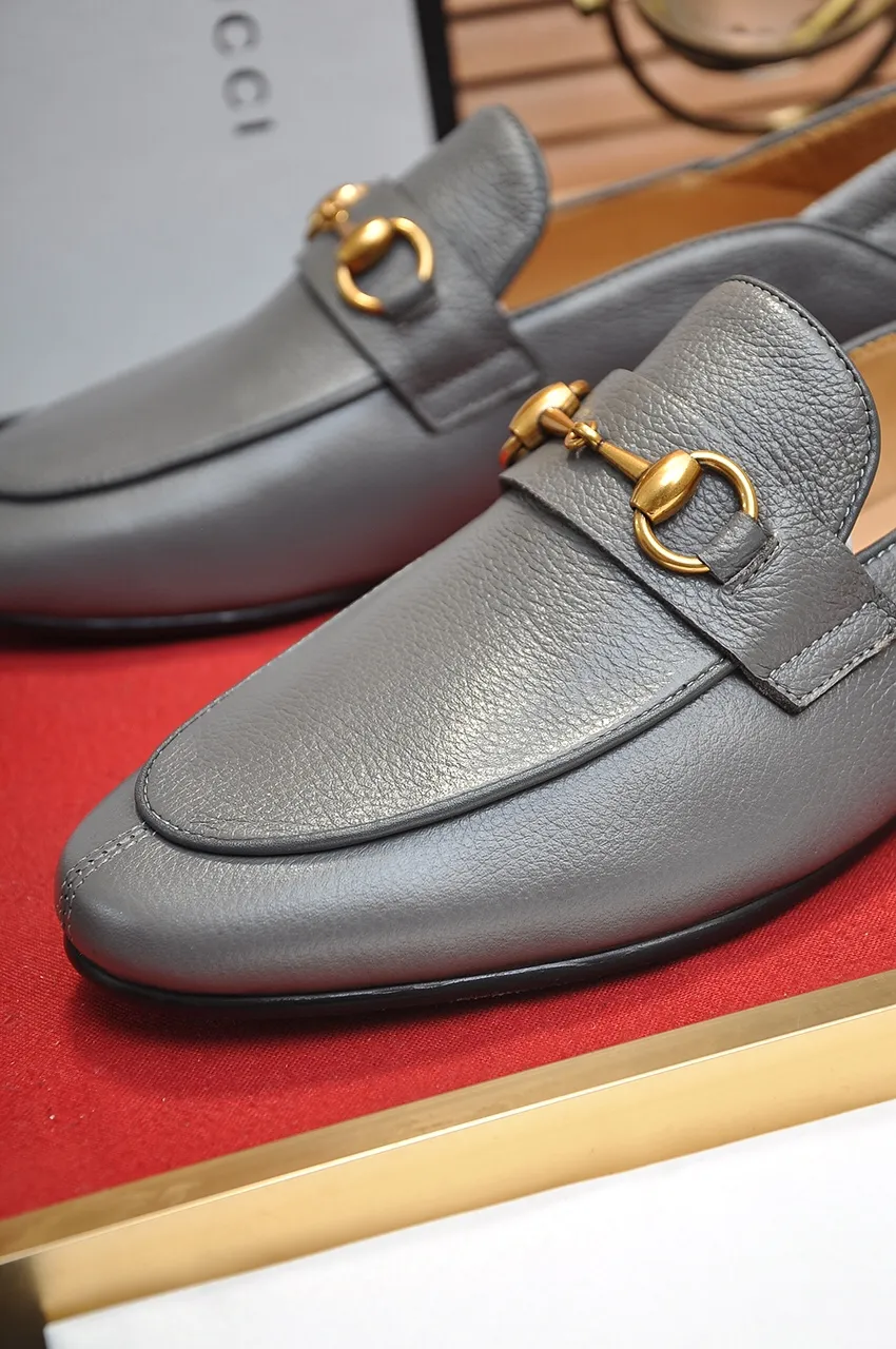 Men's shoes 💰520💶【GUCCI】 (High-end Niuli) New 🍀Gucci* - top version Gucci Peas shoes! Made of imported original cowhide, the inner top layer is comfortable cowhide lining! Original wear-resistant rubber outsole! High quality products! Code number 38-44!